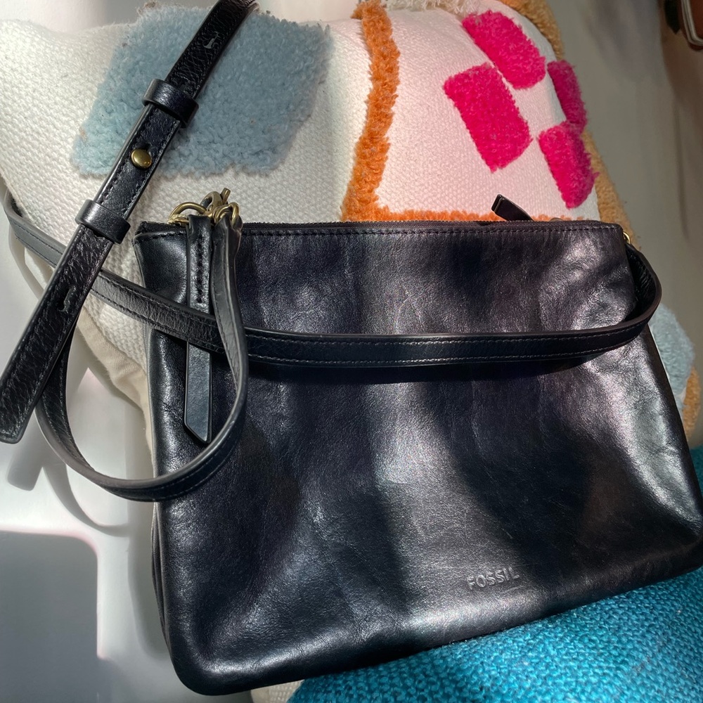 Classic leather fossil bag